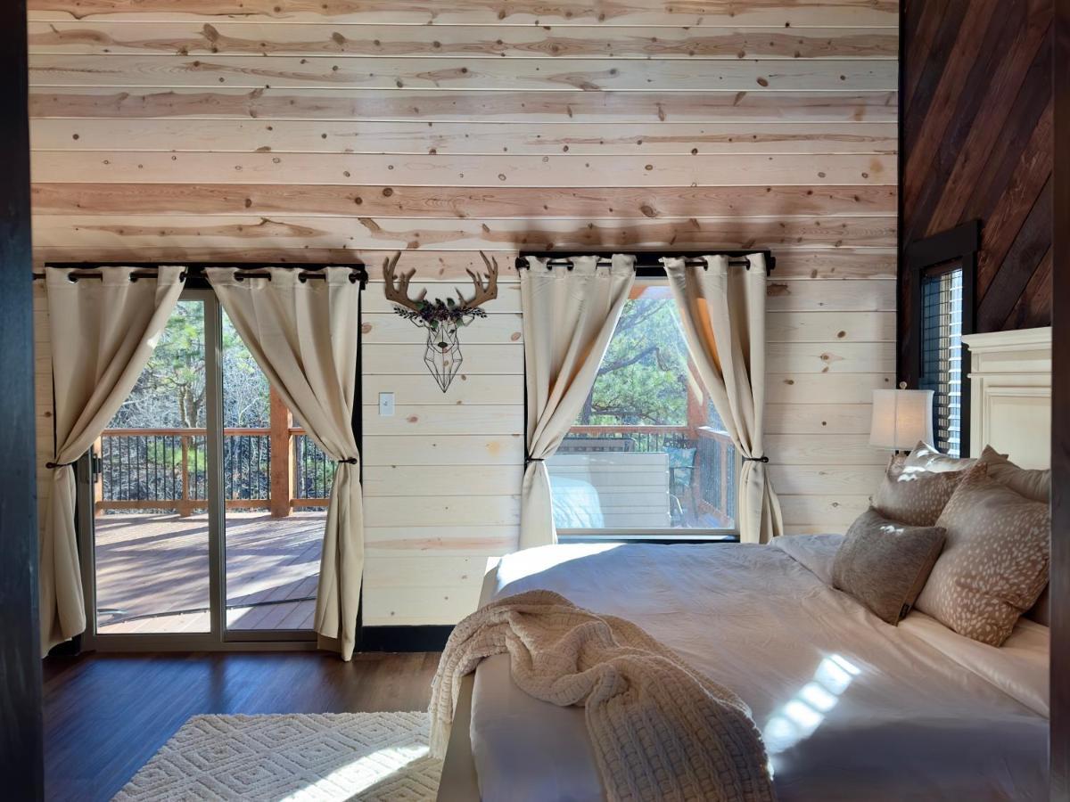 New Luxury Cabin, Hot Tub, Forest Views,Hotel Style Amenities Broken Bow Exterior photo
